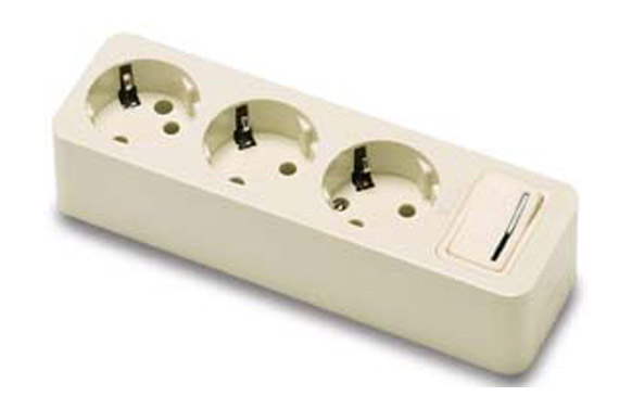 BASE MULTIPLE CON INTERRUPTOR 3 TOMAS 2523 1