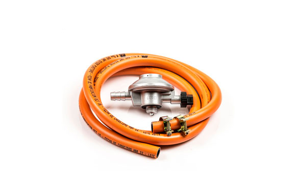 REGULADOR GAS CON MANGUERA1,5 M +2 ABRAZ