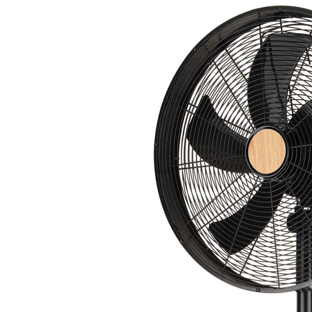 VENTILADOR DE PIE NEGRO/HAYA 3V.50W 2